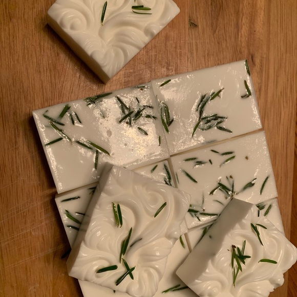 Homemade shea butter soap white pine wilderness scented. - Picture 6 of 7